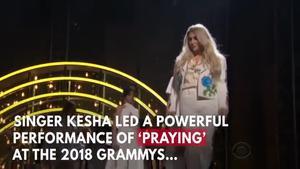 Kesha interpreta emocionada una cançó als Grammy 2018
