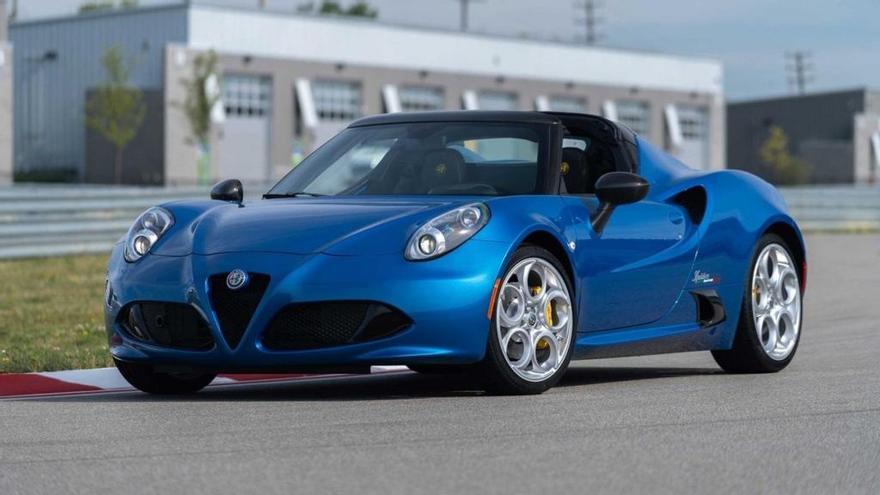 Alfa Romeo presenta el exclusivo 4C Spider Italia en Chicago