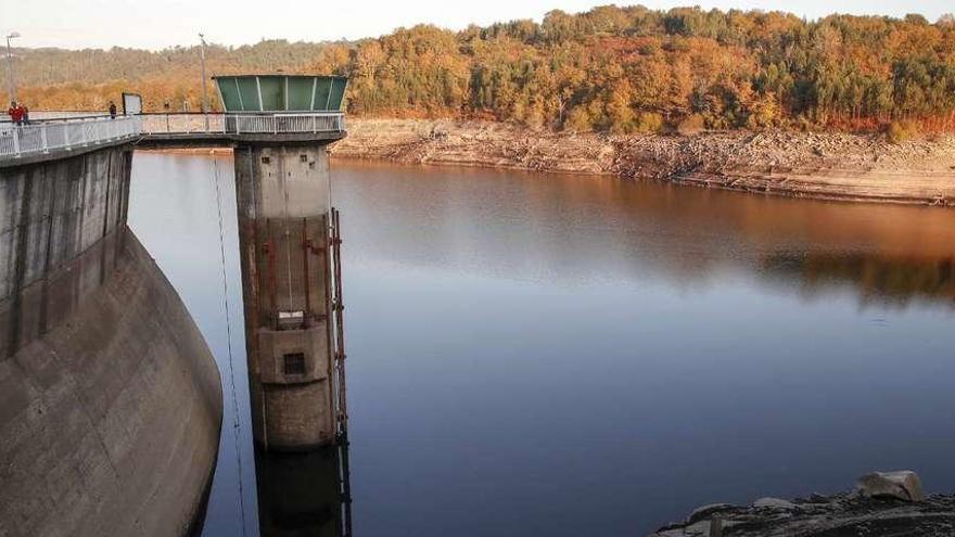 La presa de Eiras dobla su volumen de agua tras la borrasca &quot;Ana&quot; y se sitúa por encima del 70%