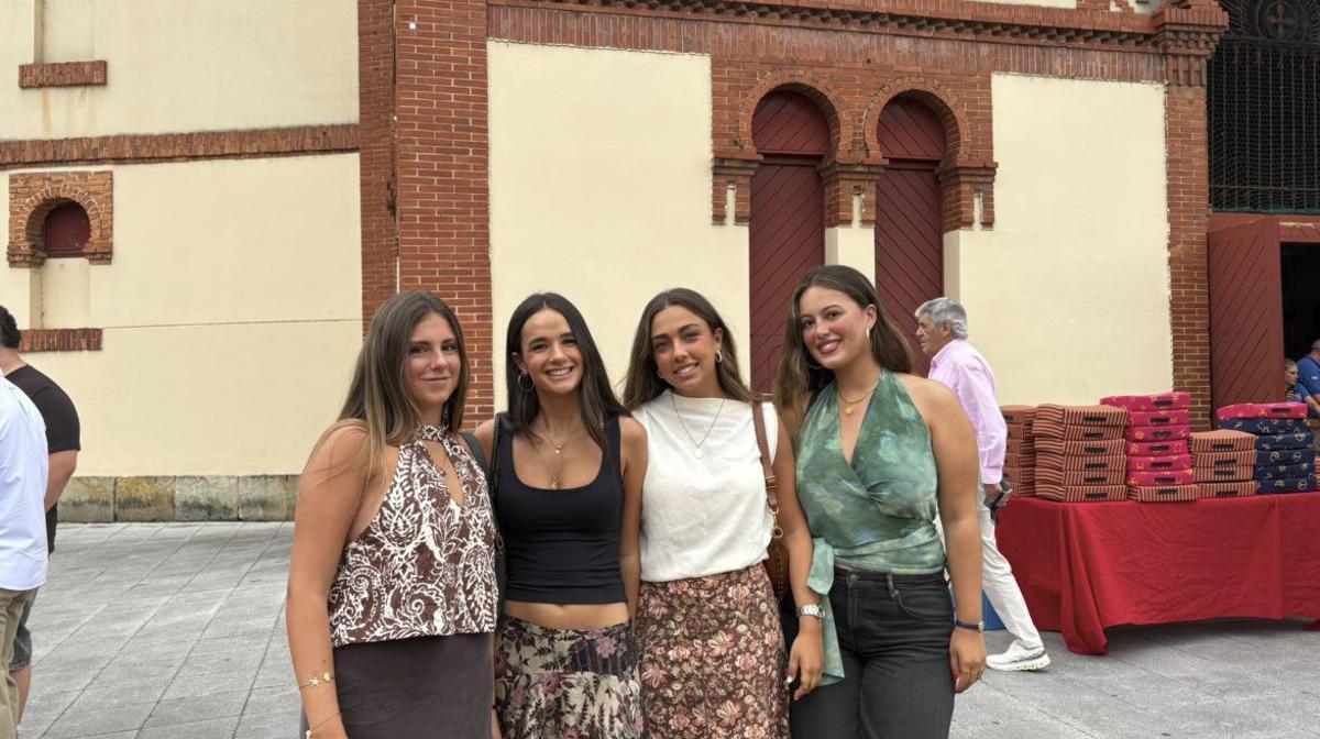 Por la izquierda, Elvira Rodríguez, Carlota Fernández, Paula Antón y Marta Redondo;