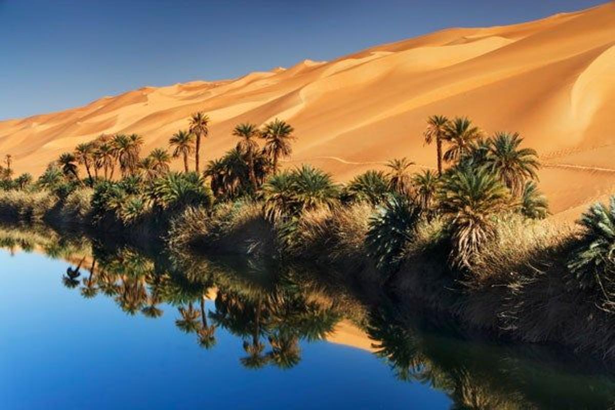 El lago Umm al Ma'a también se encuntra en el desierto libio.