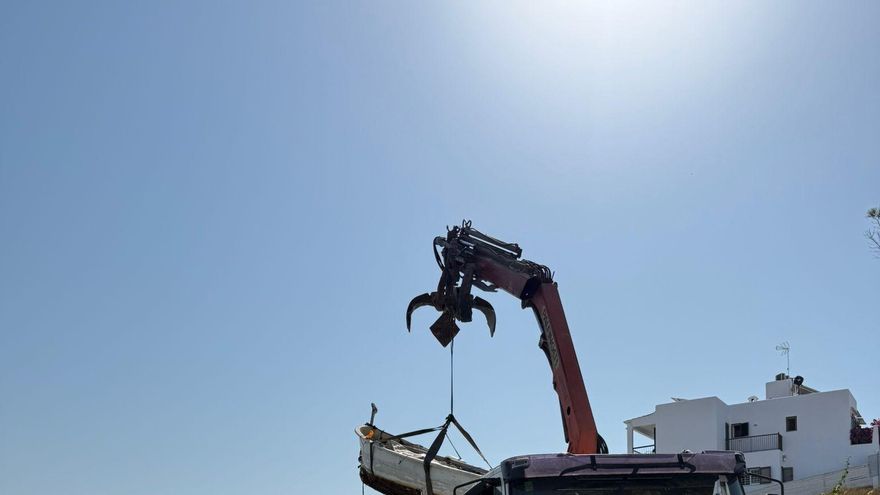 Aquí están las fotos de la recogida de embarcaciones de la playa de Talamanca