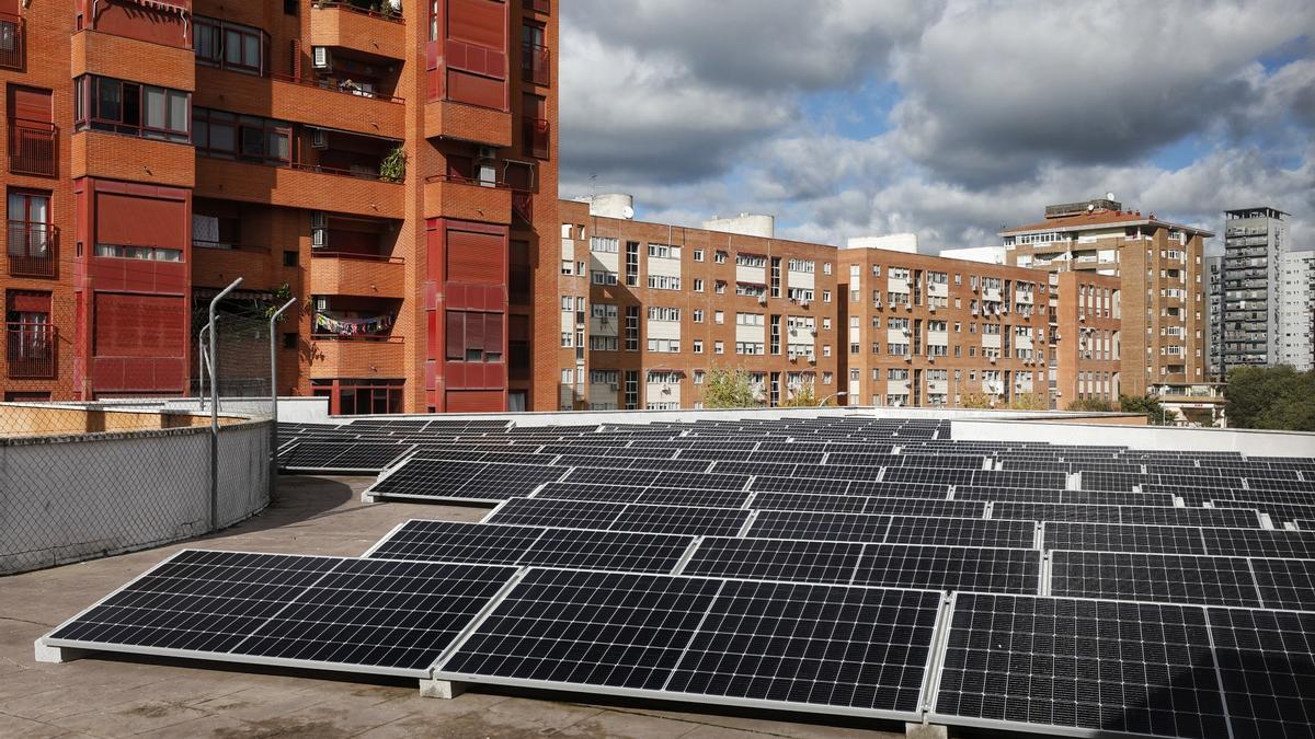 Placas solares en el colegio Giner de los Ríos,