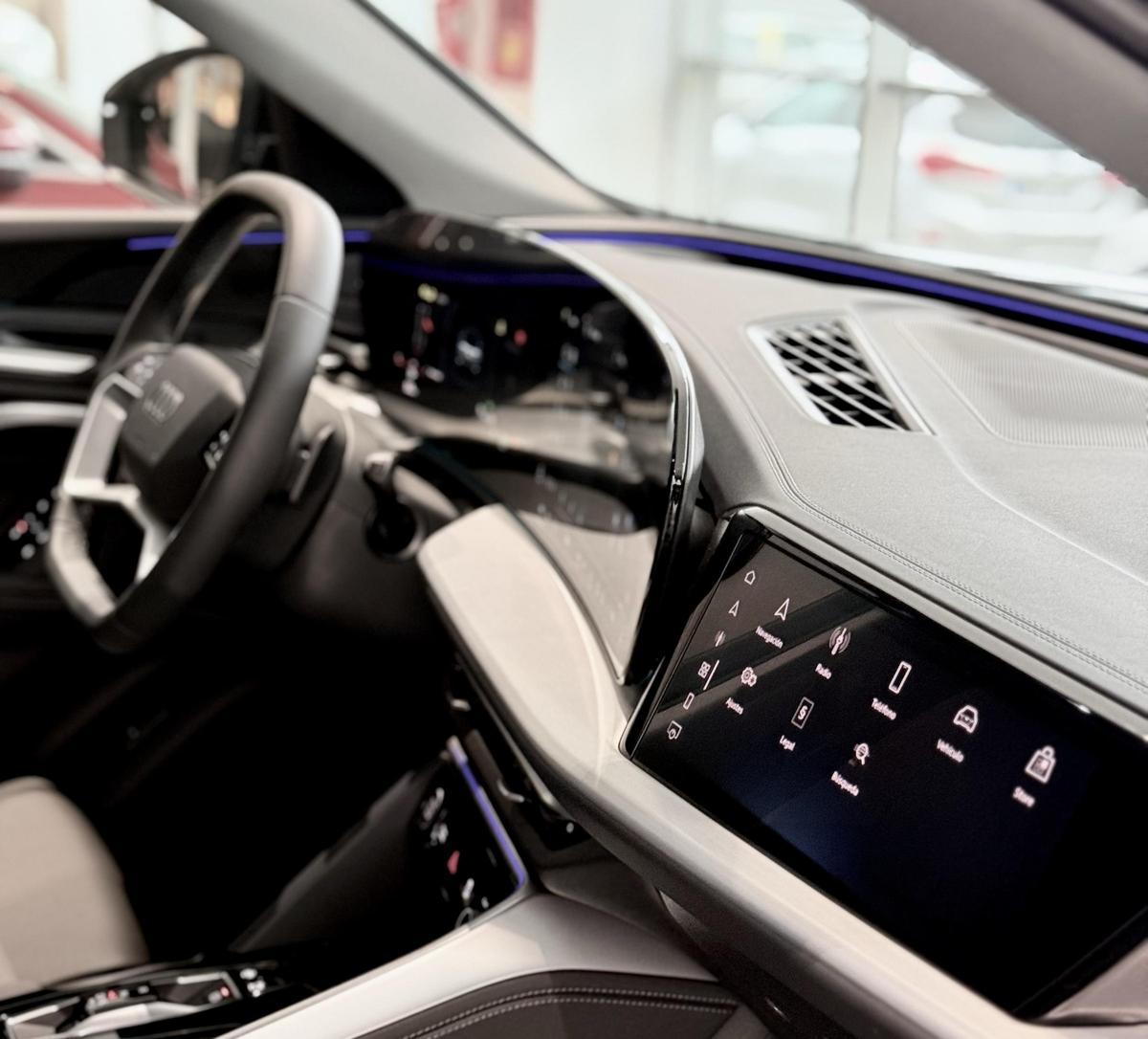 Este modelo integra pantallas de alta resolución para el sistema de infoentretenimiento y el Virtual Cockpit