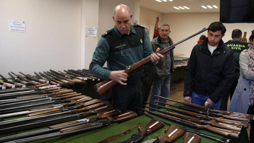 Exposición de armas de fuego.