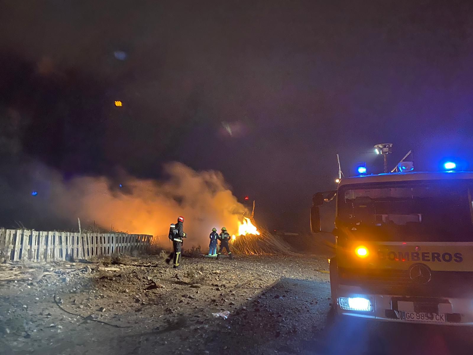 Noche incendiaria en Agüimes