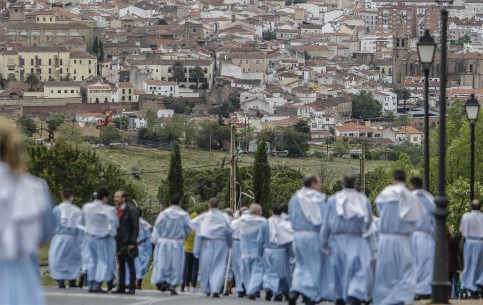 La procesión de Bajada de la Virgen de la Montaña, patrona de Cáceres