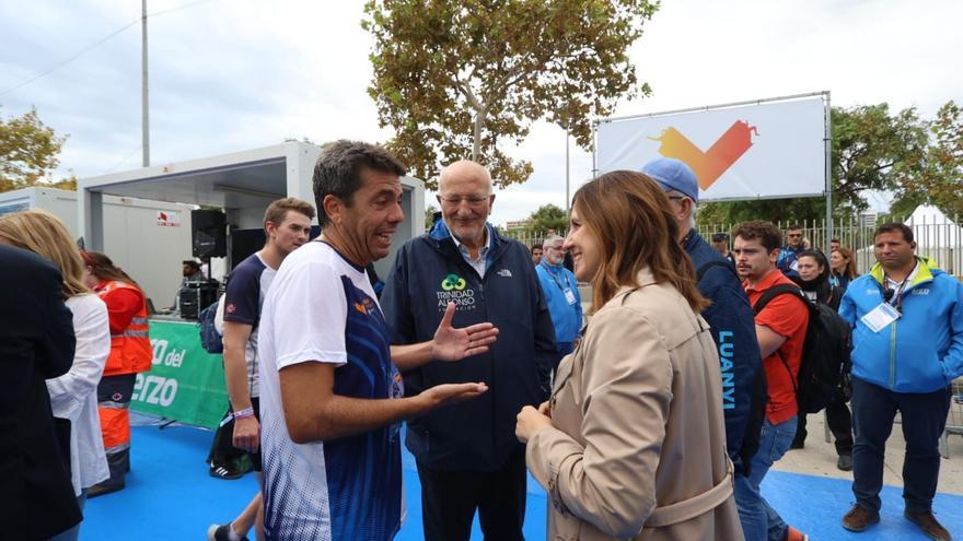 Carlos Mazon participa en la Media Maratón de València