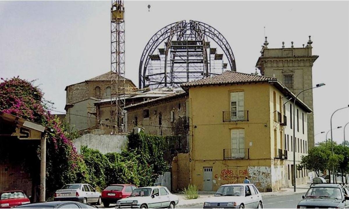 Obras de reconstrucción de la cúpula en la década de los 90.