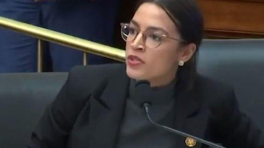 El discurso viral de Alexandria Ocasio-Cortez sobre el cambio climático: &quot;La gente muere y aquí vemos cómo apoyar a petrolíferas&quot;