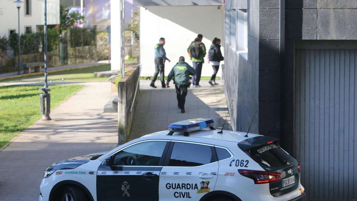 El paso de la pareja, en primavera, por los juzgados.