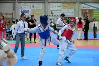Más de jóvenes 300 deportistas en Bueu
