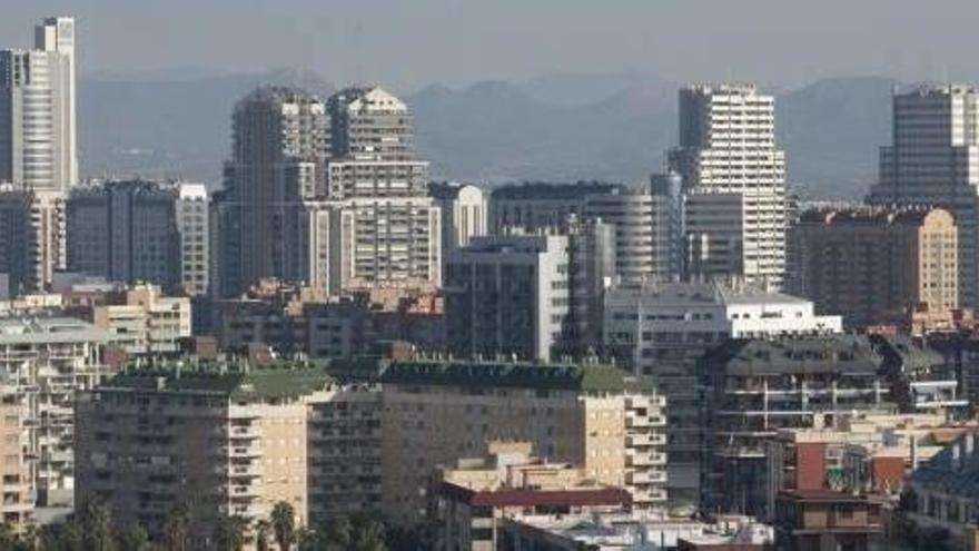 Vista panorámica de València, con el Barrio Nou Campanar en primer término.