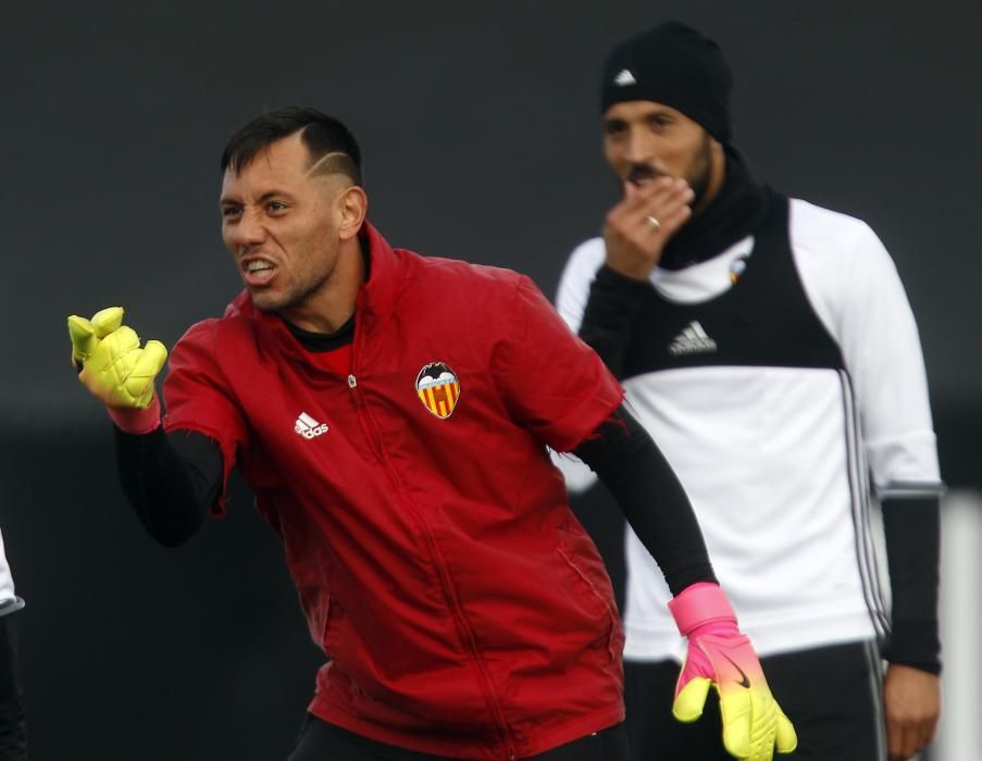 Las imágenes del entrenamiento del Valencia de este sábado