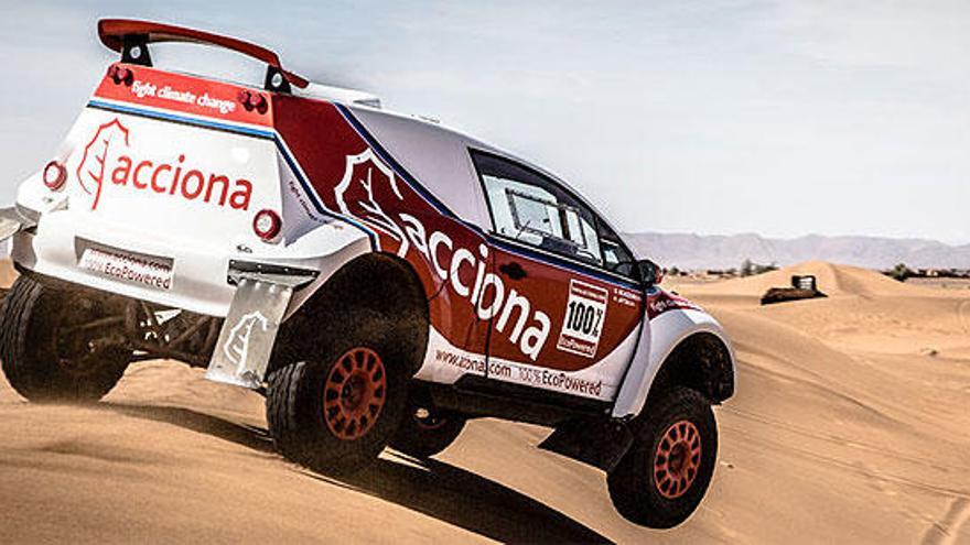 El Acciona 100% EcoPowered, el coche eléctrico español que compite en el rally Dakar