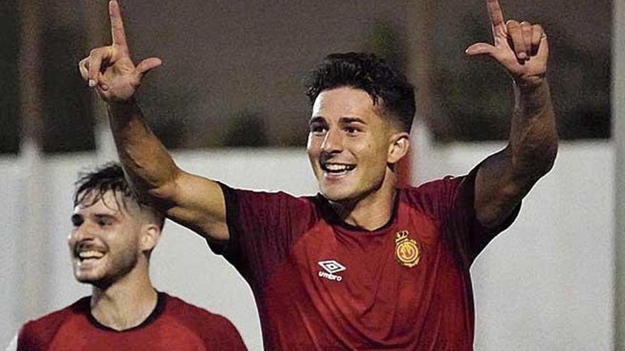Tovar celebra el gol que anotó ayer en Santanyí.