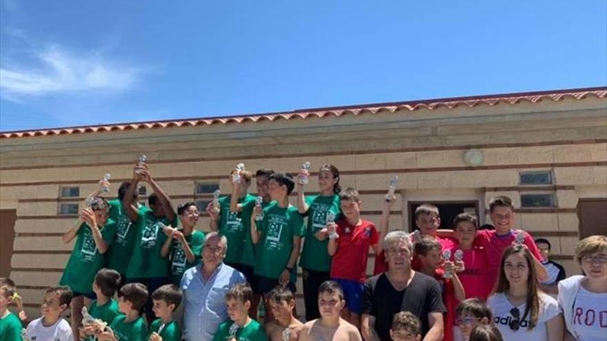 Una treintena de equipos animan el torneo de fútbol 3x3 en Albeta