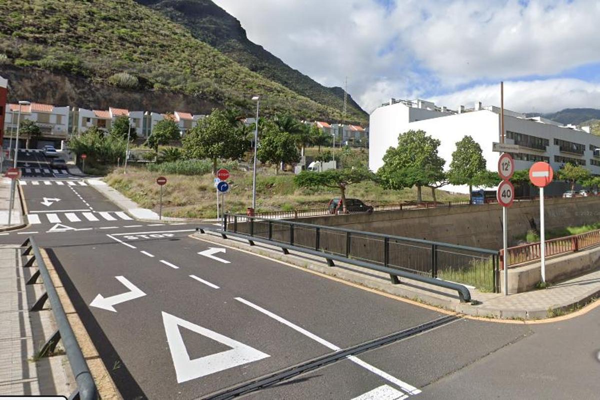Parcela municipal en María Jiménez, donde se construirán pisos sociales.