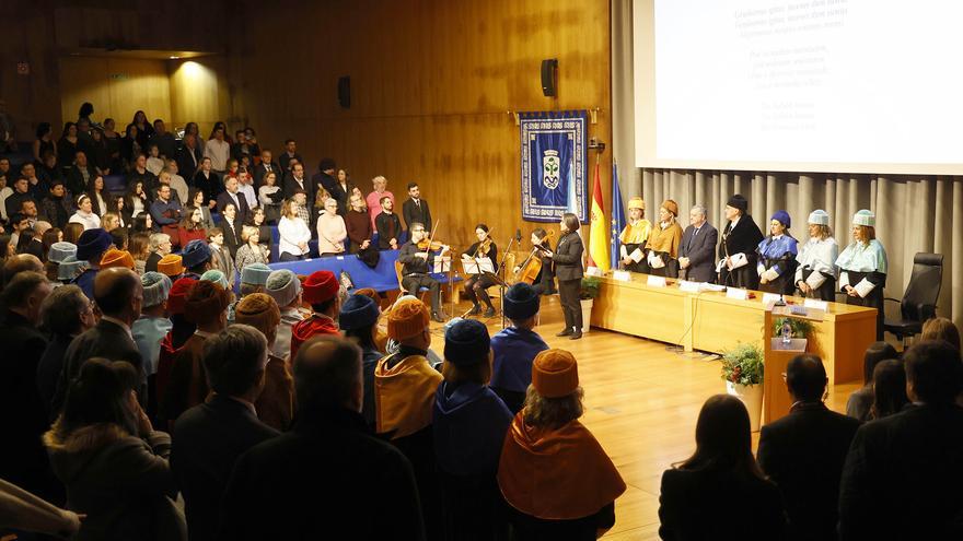 Las mujeres acaparan los premios a los mejores expedientes de la Universidad de Vigo