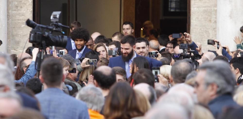 Celebración del triunfo en la Eurocup del Valencia Basket en València