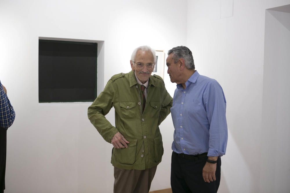 Eliseo Pascual inaugura la exposición de fotografía «Las luces de Torre Juana».