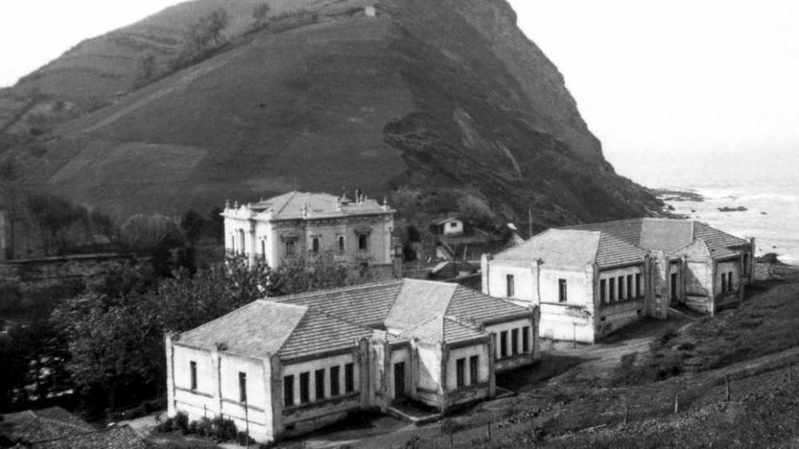 Las escuelas graduadas de La Atalaya hacia 1930.