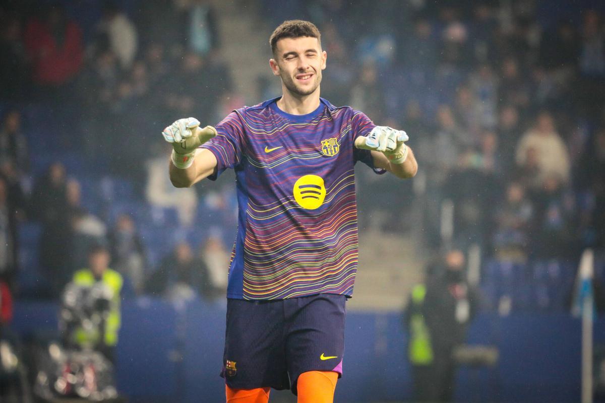 Joan García en los prolegómenos del Espanyol - Barça de LaLiga 2025/26