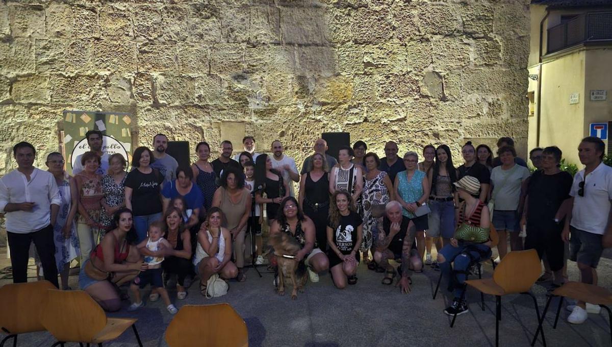 La Asociación Versos para poblar llenó de poesía y poetas las calles de Bulbuente.