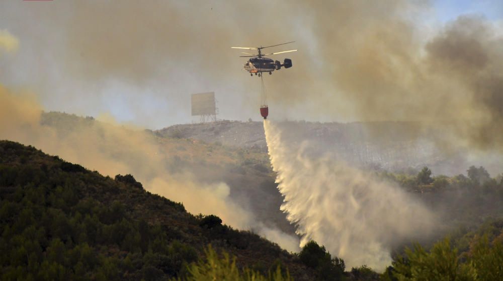 Un incendio amenaza la Calderona en Gátova