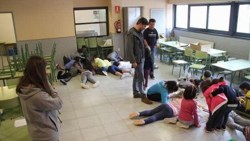 Casares visitó a los participantes en los campamentos.