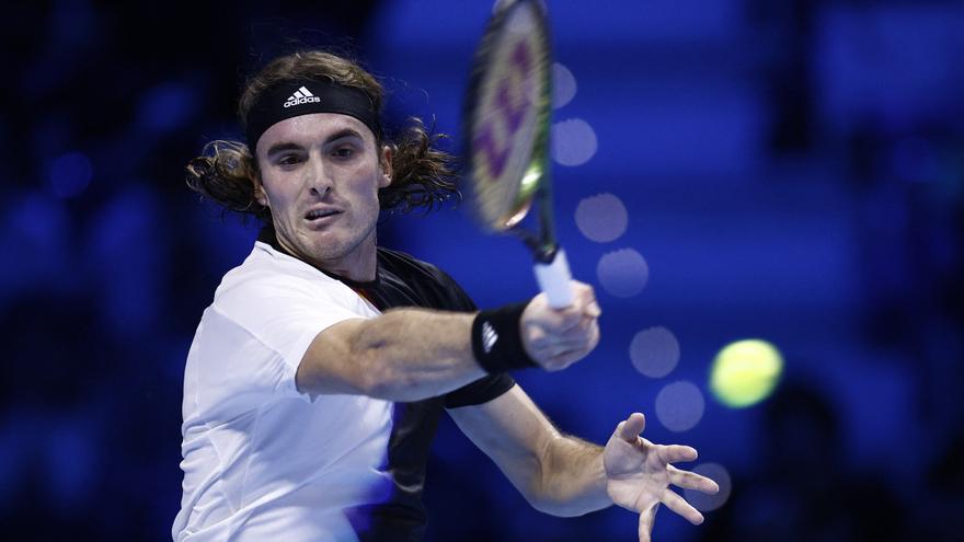 Tsitsipas elimina a Medvedev en una lucha de titanes en las finales ATP de Turín