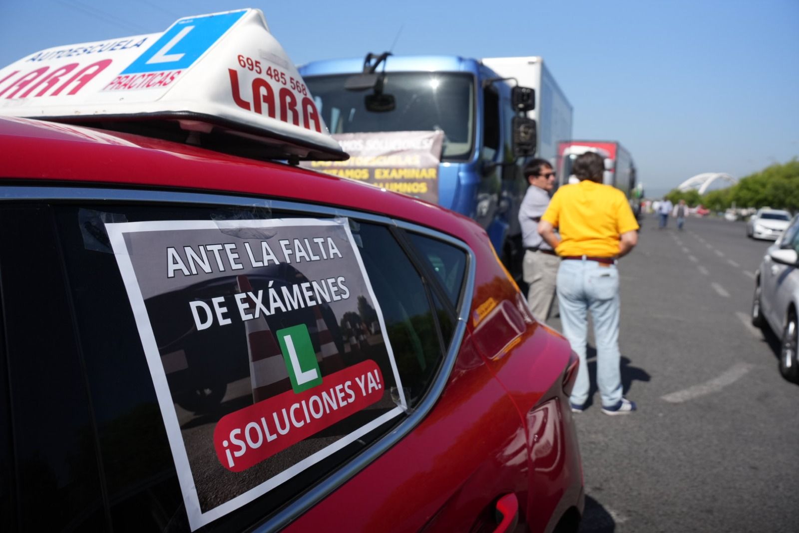 Las autoescuelas de Córdoba se manifiestan para exigir más examinadores