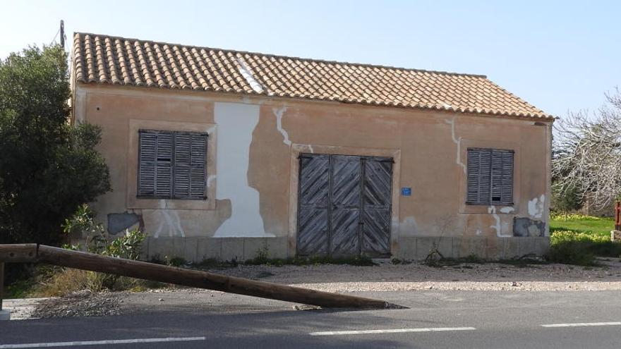 El Pou d´en platé está situado a pocos metros de Sant Francesc, en la carretera de es Cap de Barbaria