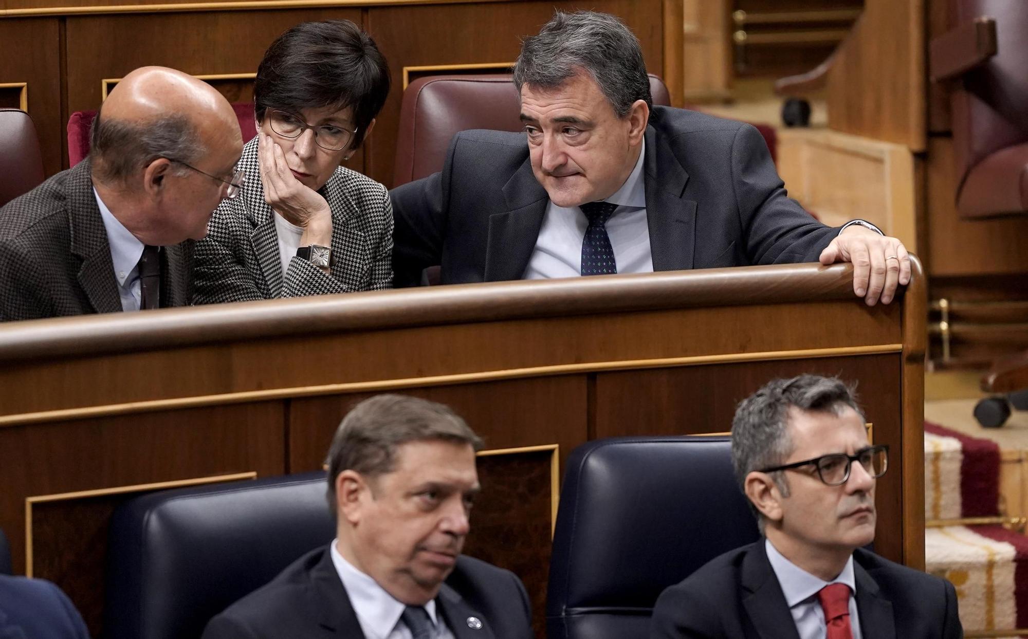 Las imágenes de la segunda jornada de la investidura de Sánchez en el Congreso