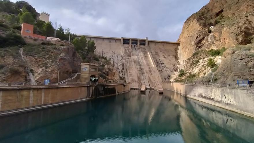 Archivo - Imagen de la presa del Cenajo
