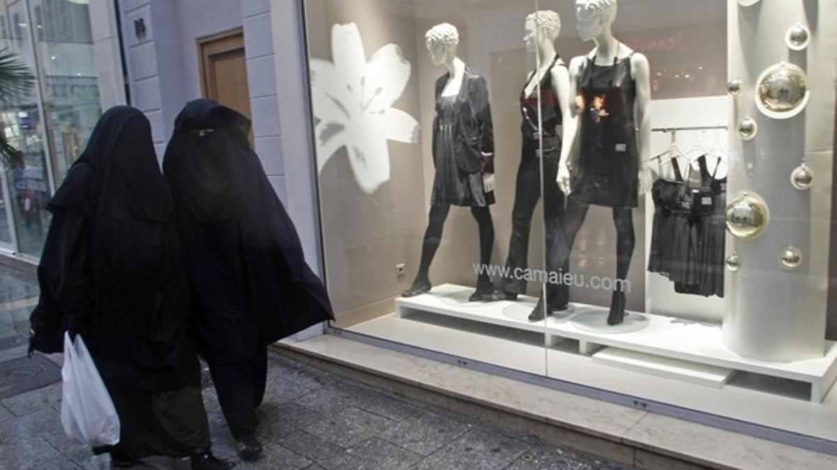 Mujeres con niqab en Marsella.