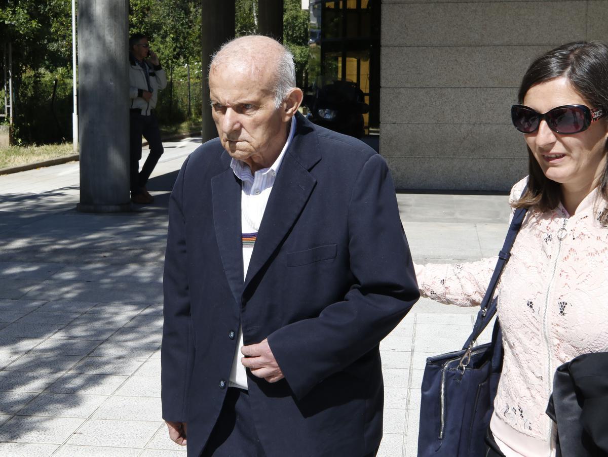 Imagen de archivo del octogenario saliendo de los juzgados.