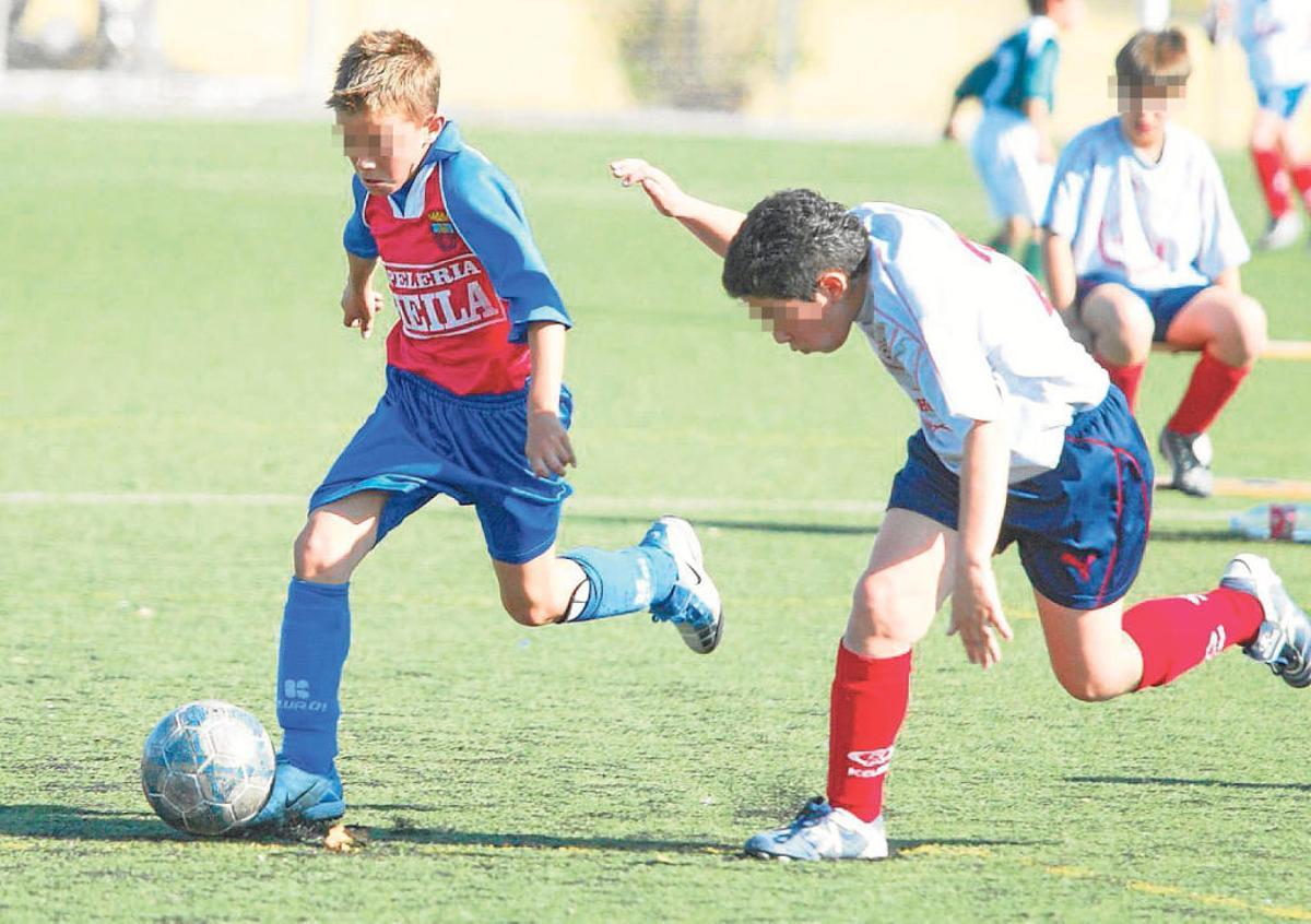 Imagen de archivo de un partido de alevines en el campo municipal de Tómbola en Alicante.