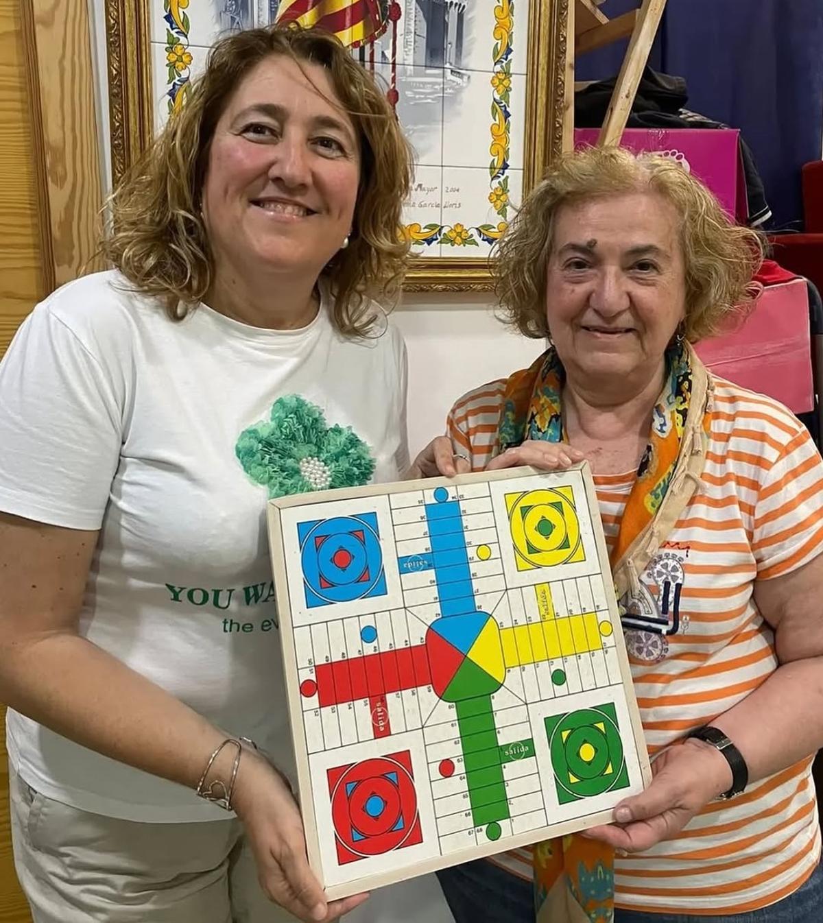 Concha Sabater, a la derecha, con Inmaculada Mata