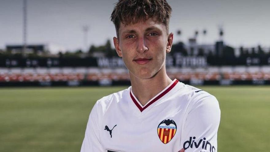 Oficial: el Valencia CF anuncia el fichaje de un centrocampista suizo de 17 años
