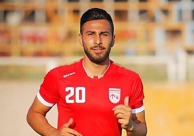 El futbolista iraní Amir Nasr-Azadani, en su etapa como jugador del Tractor SC iraní.