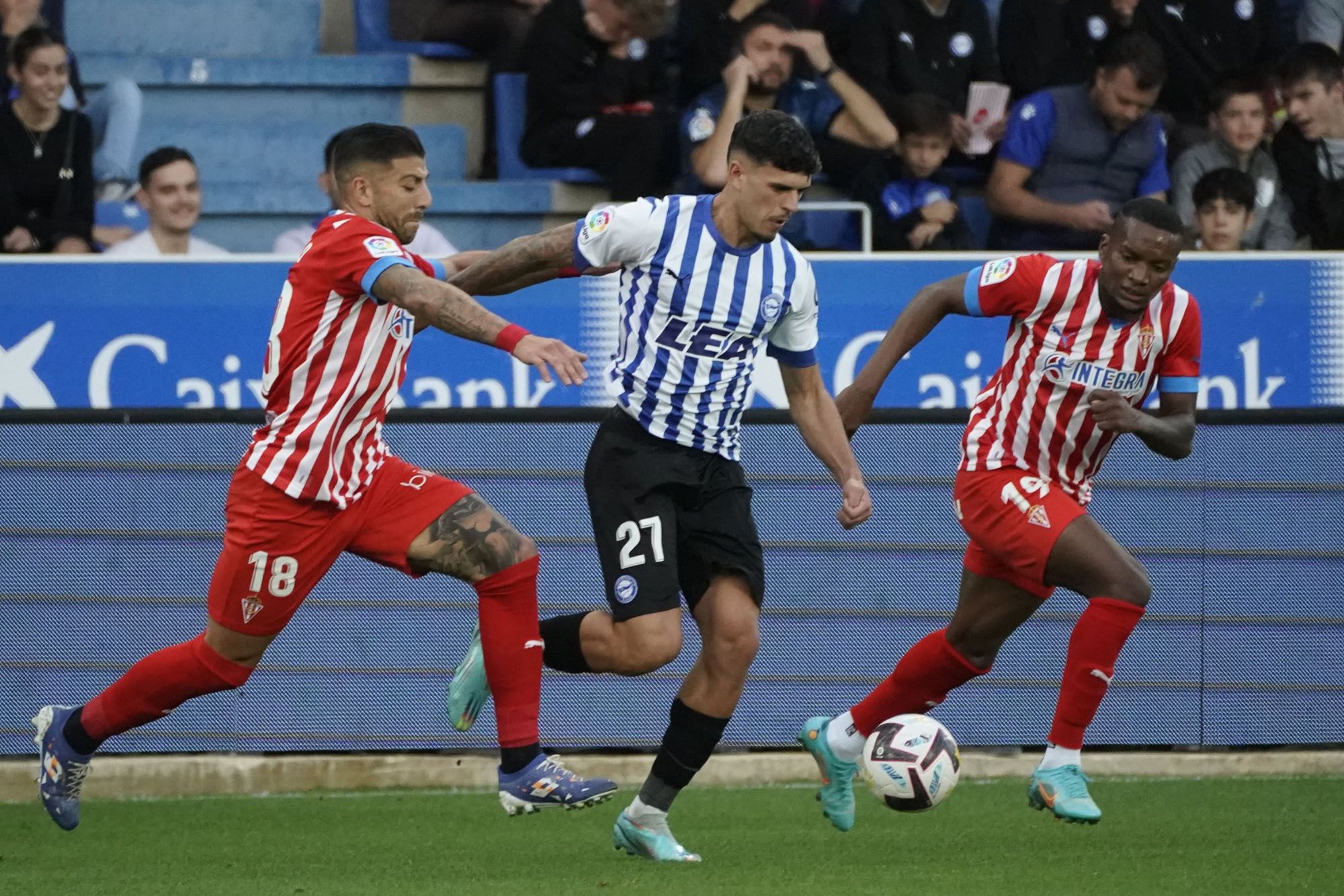 En imágenes: así fue el duelo entre albiazules y rojiblancos en Medizorroza