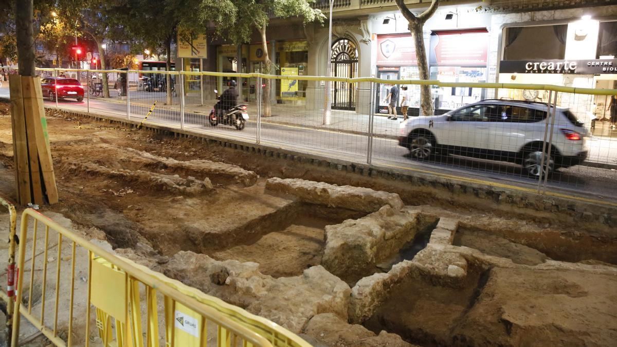 Los restos de la masía localizada en la calle de Girona con Mallorca.