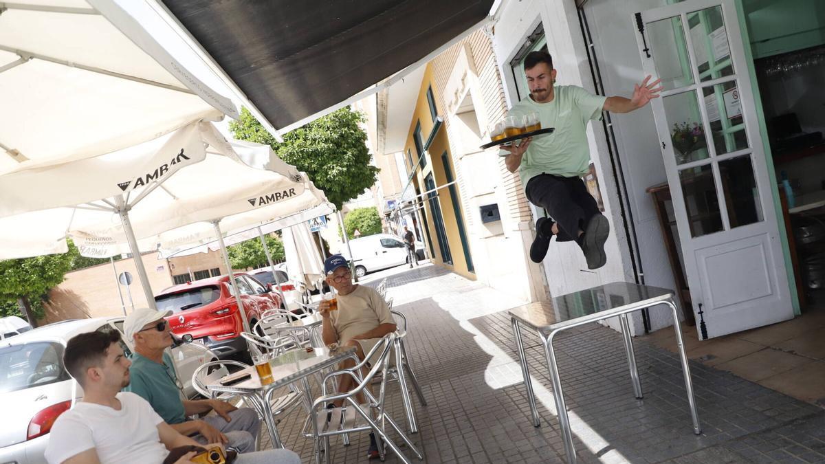 Rafael Cepeda, propietarios del bar la Nueva Cata