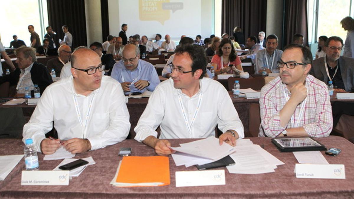 Corominas, Rull y Turull (de izquierda a derecha), durante la reunión del Consell Nacional de CDC en Bellaterra, este sábado.