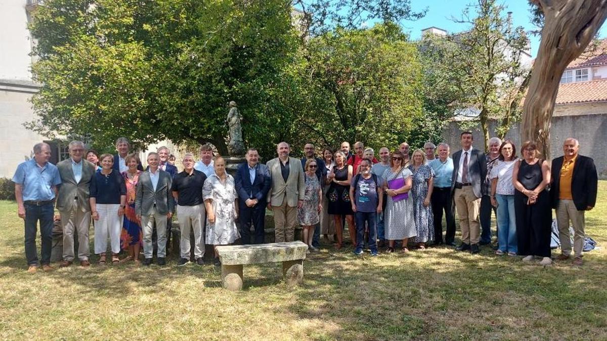 Los miembros del pleno del CES, el pasado lunes, tras aprobar la 'Memoria sobre a situación económica e social de Galicia 2025'