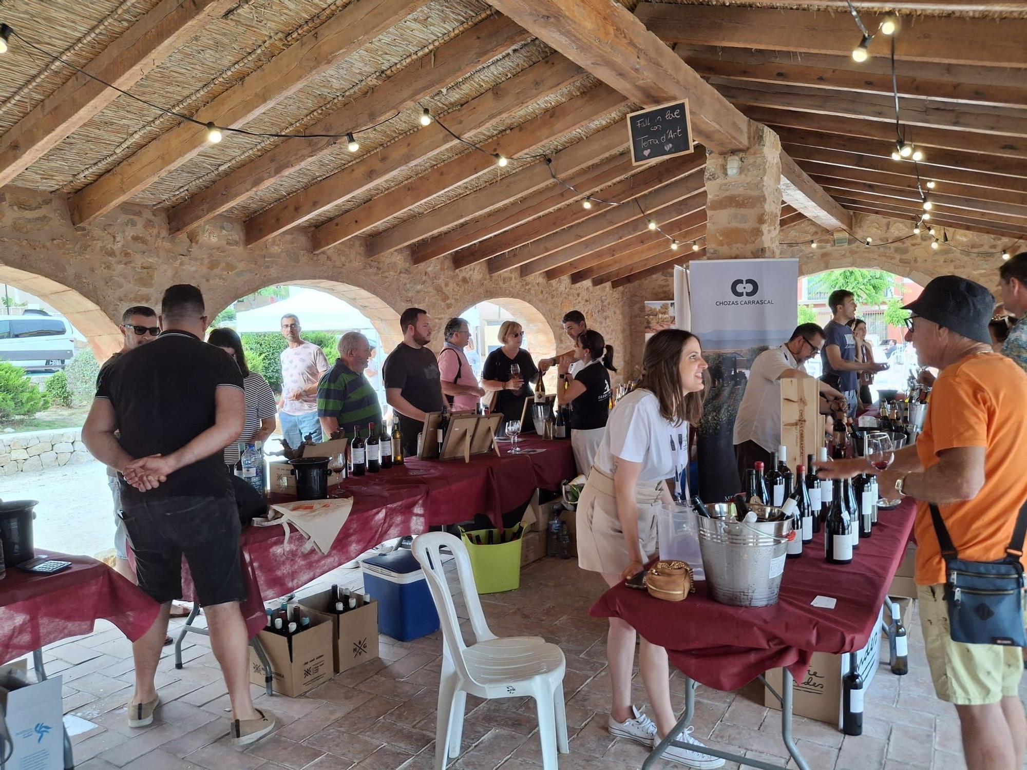 Singulares, de "poble" e insulares: la gran fiesta del vino en el riurau de Jesús Pobre (imágenes)