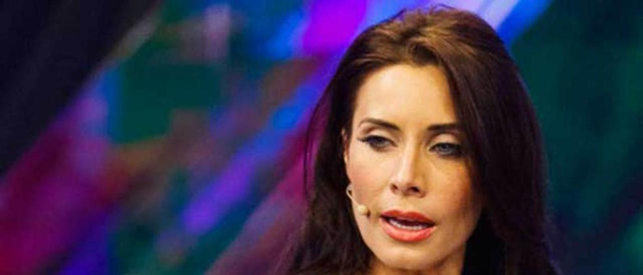 Pilar Rubio, recuperada de su reciente parto, enseña abdomen en la tele.