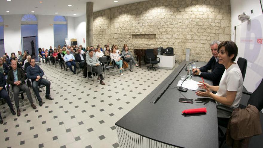 en el marco de la Escuela de Invierno del PSOE capitalino, en la sede del Rectorado.