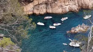 SOS Costa Brava denuncia que el fondeo salvaje queda "impune" en las calas del Empordà